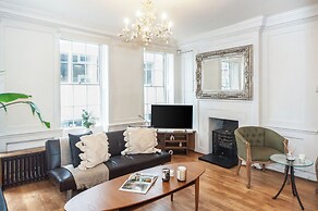 Spacious 3BR 2BA Flat in Central Soho