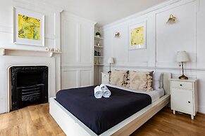 Spacious 3BR 2BA Flat in Central Soho