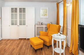 Spacious 3BR 2BA Flat in Central Soho