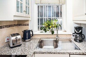 Spacious 3BR 2BA Flat in Central Soho
