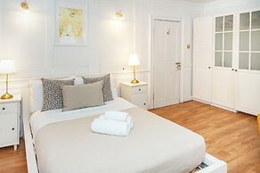 Spacious 3BR 2BA Flat in Central Soho