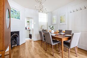 Spacious 3BR 2BA Flat in Central Soho