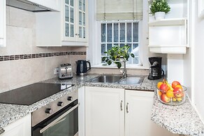 Spacious 3BR 2BA Flat in Central Soho