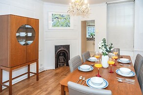 Spacious 3BR 2BA Flat in Central Soho