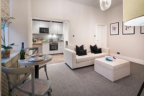 Courtyard Apartments