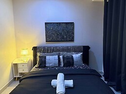 Penthouse 2 bedroom unit with balcony