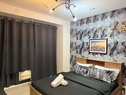 Penthouse 2 bedroom unit with balcony