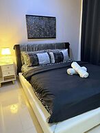 Penthouse 2 bedroom unit with balcony