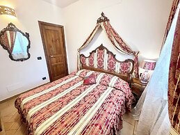 Charming Villa in Umbria - Sleeps 16 - Lake View - Pool, Jacuzzi and E