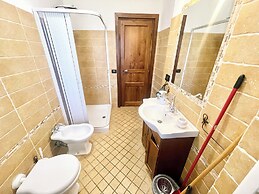 Charming Villa in Umbria - Sleeps 16 - Lake View - Pool, Jacuzzi and E