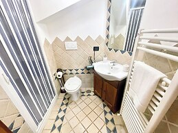 Charming Villa in Umbria - Sleeps 16 - Lake View - Pool, Jacuzzi and E