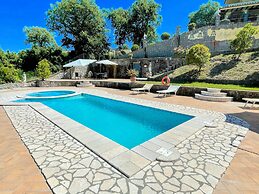 Charming Villa in Umbria - Sleeps 16 - Lake View - Pool, Jacuzzi and E