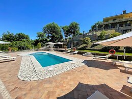 Charming Villa in Umbria - Sleeps 16 - Lake View - Pool, Jacuzzi and E