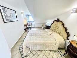 Charming Villa in Umbria - Sleeps 16 - Lake View - Pool, Jacuzzi and E