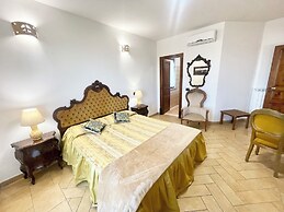 Charming Villa in Umbria - Sleeps 16 - Lake View - Pool, Jacuzzi and E