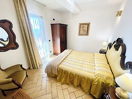 Charming Villa in Umbria - Sleeps 16 - Lake View - Pool, Jacuzzi and E