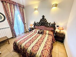 Charming Villa in Umbria - Sleeps 16 - Lake View - Pool, Jacuzzi and E