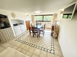 Charming Villa in Umbria - Sleeps 16 - Lake View - Pool, Jacuzzi and E