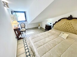 Charming Villa in Umbria - Sleeps 16 - Lake View - Pool, Jacuzzi and E