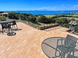 Charming Villa in Umbria - Sleeps 16 - Lake View - Pool, Jacuzzi and E