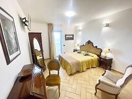 Charming Villa in Umbria - Sleeps 16 - Lake View - Pool, Jacuzzi and E