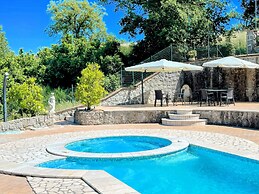 Charming Villa in Umbria - Sleeps 16 - Lake View - Pool, Jacuzzi and E