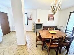 Charming Villa in Umbria - Sleeps 16 - Lake View - Pool, Jacuzzi and E