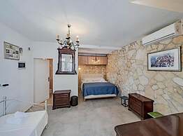 Natur Olive House Ston