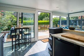 Cedars Lodge - Hot Tub - Penally - Tenby