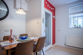 Beachcomber Seaside Apartment - 2 Bedroom - Tenby