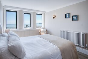 Waterfront 2 - 2 Bedroom Apartment - Wisemans Bridge