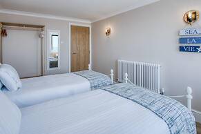 Waterfront 2 - 2 Bedroom Apartment - Wisemans Bridge