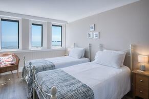 Waterfront 2 - 2 Bedroom Apartment - Wisemans Bridge