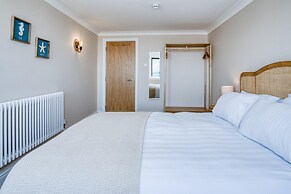 Waterfront 2 - 2 Bedroom Apartment - Wisemans Bridge