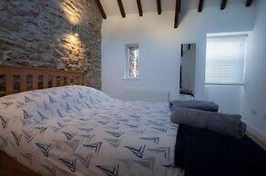 The Old Stables - 3 Bedroom Cottage - Angle