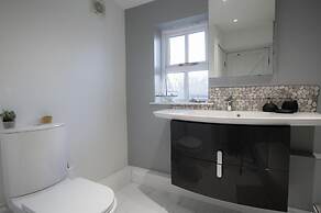 The Old Stables - 3 Bedroom Cottage - Angle