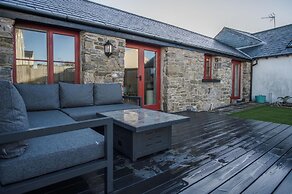 The Old Stables - 3 Bedroom Cottage - Angle