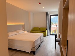 Lake and More Suite Hotel