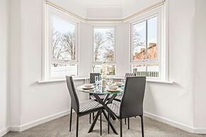 Cosy and Bright 3-Bedroom Flat