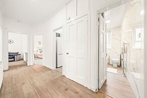 Cosy and Bright 3-Bedroom Flat