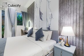 Cubicity Metro House