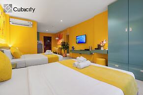 Cubicity Metro House