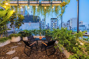Cubicity Metro House