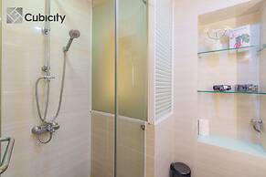 Cubicity Metro House