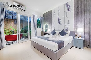 Cubicity Metro House
