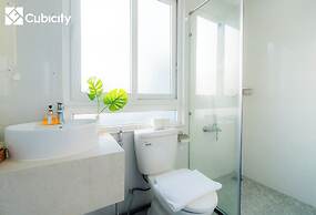 Cubicity Metro House