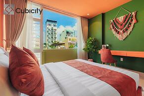 Cubicity Metro House