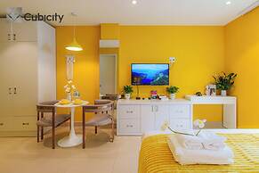 Cubicity Metro House