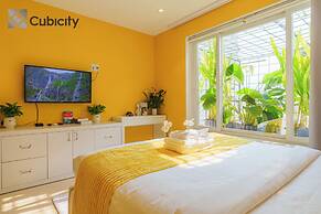 Cubicity Metro House