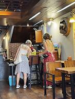 Nature Home Hostel & Cafe